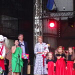 Pierwsza Dama Agata Kornhauser-Duda gościem honorowym 16. Międzynarodowego Festiwalu Kultury Dziecięcej w Pacanowie / Kamil Włosowicz / Radio Kielce