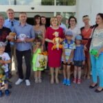 Poseł PiS Anna Krupka i burmistrz Jędrzejowa Marcin Piszczek odwiedzili małych pacjentów szpitala w Jędrzejowie / Ewa Pociejowska-Gawęda / Radio Kielce