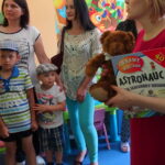 Poseł PiS Anna Krupka i burmistrz Jędrzejowa Marcin Piszczek odwiedzili małych pacjentów szpitala w Jędrzejowie / Ewa Pociejowska-Gawęda / Radio Kielce