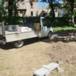 Prace modernizacyjne przy skwerze obok  pomnika ofiar II wojny światowej / Grażyna Szlęzak-Wójcik / Radio Kielce