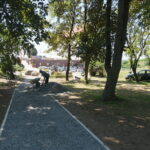 Prace modernizacyjne przy skwerze obok  pomnika ofiar II wojny światowej / Grażyna Szlęzak-Wójcik / Radio Kielce