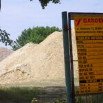 Modernizacja starych boisk z lat 60-tych przy Zespole Szkół Ponadgimnazjalnych nr 2 w Jędrzejowie / Ewa Pociejowska-Gawęda / Radio Kielce