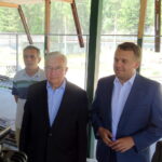 Modernizacja strzelnicy. Od lewej: Zygmunt Andrejas, radny miejski PiS, Krzysztof Lipiec, poseł PiS, Marek Materek, prezydent Starachowic / Tomasz Piwko / Radio Kielce