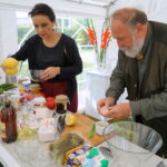 Śniadanie w ogrodzie. Przygotowuje Grzegorz Russak / Kamil Król / Radio Kielce