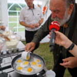 Śniadanie w ogrodzie, które przygotował Grzegorz Russak. Perduta / Kamil Król / Radio Kielce