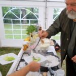 Śniadanie w ogrodzie, które przygotował Grzegorz Russak / Kamil Król / Radio Kielce