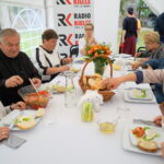 Śniadanie w ogrodzie, które przygotował Grzegorz Russak / Kamil Król / Radio Kielce