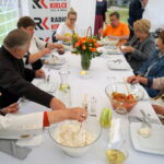 Śniadanie w ogrodzie, które przygotował Grzegorz Russak / Radio Kielce