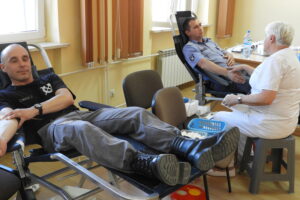 Funkcjonariusze z Aresztu Śledczego w Kielcach oddali krew / Monika Miller / Radio Kielce