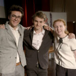 Gala Finałowa V edycji ogólnopolskiego konkursu historycznego „Olimpiada Solidarności. Dwie dekady historii”. Na zdjęciu: Aleksandra Wilk z Liceum Ogólnokształcącego imienia Świętej Jadwigi Królowej oraz Michał Kozakiewicz i Wiktor Samek z II Liceum Ogólnokształcącego im. Jana Śniadeckiego napisali scenariusz i nakręcili film fabularny poświęcony Solidarności / olimpiadasolidarnosci.pl