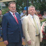 30. rocznica powtórnego pogrzebu Jana Piwnika Ponurego. Szef Urzędu do spraw Kombatantów i Osób Represjonowanych Jan Józef Kasprzyk i senator Jarosław Rusiecki / Anna Głąb / Radio Kielce