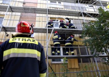 Kielce. Pożar w bloku przy ulicy Dalekiej 27 / Jarosław Kubalski / Radio Kielce