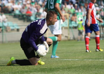 Pierwszy mecz barażowy o awans do II ligi: Radomiak Radom - Wisła Sandomierz. Stanisław Wierzgacz był pewnym punktem drużyny gości / Kamil Król / Radio Kielce