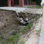 Program Radia Kielce i TVP3 Kielce "Interwencja". Drogowa fuszerka w miejscowości Szewce w gminie Samborzec / Piotr Michalski / Radio Kielce