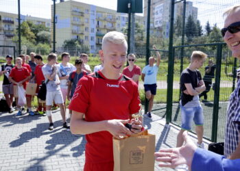 09.08.2016 Kielce. Wakacje z futbolem.  nagrody indywidualne. Kacper Rogoziński, najlepszy strzelec gimnazja. / Jarosław Kubalski / Radio Kielce