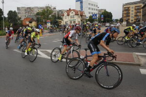 02.06.2018 13.Międzynarodowy Wyścig Kolarski Szlakiem Walk Majora Hubala. Etap Skarżysko - Kamienna do Kazimierzy Wielkiej / Jarosław Kubalski / Radio Kielce