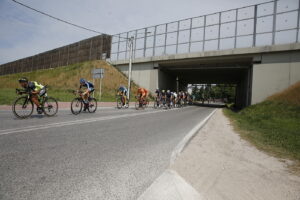 02.06.2018 13.Międzynarodowy Wyścig Kolarski Szlakiem Walk Majora Hubala. Etap Skarżysko - Kamienna do Kazimierzy Wielkiej / Jarosław Kubalski / Radio Kielce