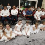 02.05.2018 Radio Kielce. Agata Steczkowska wystąpiła w Studiu Gram z chórem dziecięcym / Jarosław Kubalski / Radio Kielce