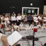 02.05.2018 Radio Kielce. Agata Steczkowska wystąpiła w Studiu Gram z chórem dziecięcym / Jarosław Kubalski / Radio Kielce