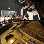 02.05.2018 Radio Kielce. Agata Steczkowska wystąpiła w Studiu Gram z chórem dziecięcym / Jarosław Kubalski / Radio Kielce