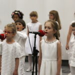 02.05.2018 Radio Kielce. Agata Steczkowska wystąpiła w Studiu Gram z chórem dziecięcym / Jarosław Kubalski / Radio Kielce