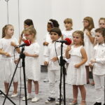 02.05.2018 Radio Kielce. Agata Steczkowska wystąpiła w Studiu Gram z chórem dziecięcym / Jarosław Kubalski / Radio Kielce