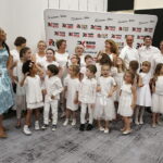 02.05.2018 Radio Kielce. Agata Steczkowska wystąpiła w Studiu Gram z chórem dziecięcym / Jarosław Kubalski / Radio Kielce