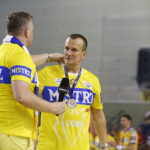 03.06.2018 Kielce. Mecz finałowy PGNiG Superligi PGE Vive Kielce - Wisła Płock. PGE Vive Kielce zdobyło Mistrza Polski po raz piętnasty. Pożegnanie zawodników. Bertus Servaas i trener Tomasz Strząbała / Jarosław Kubalski / Radio Kielce