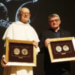 11.06.2018 Kielce. Medale Per Artem ad Deum. Gala w Kieleckim Centrum Biznesu. Prof. Jan Andrzej Kłoczowski – dominikanin, teolog, profesor filozofii i Aleksander Sokurow, rosyjski reżyser i scenarzysta / Jarosław Kubalski / Radio Kielce