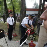 12.06.2018 Kielce. Uroczystości w 99. rocznicę powstania 2 Pułku Artylerii Lekkiej Legionów. Kwiaty pod pomnikiem Pułku składa prezydent Kielc Wojciech Lubawski / Jarosław Kubalski / Radio Kielce