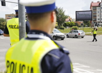 15.06.2018 Kielce. Konkurs na najlepszego policjanta świętokrzyskiej drogówki. Policjanci kierują ruchem na skrzyżowaniu ulic Warszawskiej i Orkana / Jarosław Kubalski / Radio Kielce