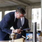 21.06.2018 Kielce. UJK. Wmurowanie kamienia węgielnego pod gmach Centrum Komunikacji Medialnej i Informacji Naukowej. Marszałek Adam Jarubas / Jarosław Kubalski / Radio Kielce