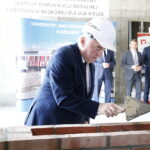 21.06.2018 Kielce. UJK. Wmurowanie kamienia węgielnego pod gmach Centrum Komunikacji Medialnej i Informacji Naukowej. Wicewojewoda Andrzej Bętkowski / Jarosław Kubalski / Radio Kielce