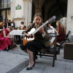 22.06.2018 Kielce. Święto Kielc. Biała Noc. Dzieła literackie powstałe w niepodległej Polsce przed Teatrem Żeromskiego / Jarosław Kubalski / Radio Kielce