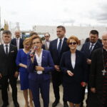 22.06.2018 Piotrkowice. Wmurowanie aktu erekcyjnego pod budowę zespołu placówek oświatowych / Jarosław Kubalski / Radio Kielce