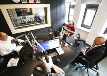 14.06.2018 Radio Kielce. Punkty Widzenia. Ryszard Mańko - dyrektor ZSP nr 1, Andrzej Sygut - zastępca prezydenta Kielc i Kazimierz Mądzik - świętokrzyski kurator oświaty / Jarosław Kubalski / Radio Kielce