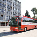 "Samorządowcy dzieciom" zbiórka krwi przed Urzędem Marszałkowskim / Marzena Mąkosa / Radio Kielce