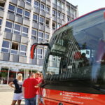 "Samorządowcy dzieciom" zbiórka krwi przed Urzędem Marszałkowskim / Marzena Mąkosa / Radio Kielce