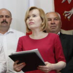 Nadzwyczajna Sesja Rady Gminy Łączna. Poseł PiS Anna Krupka / Marzena Mąkosa / Radio Kielce