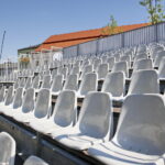 Szklany kort na kieleckim Rynku, na którym będą odbywały się Indywidualne Mistrzostwa Polski Juniorów i Seniorów w Squashu 2018 / Marzena Mąkosa / Radio Kielce