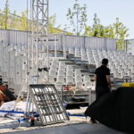 Szklany kort na kieleckim Rynku, na którym będą odbywały się Indywidualne Mistrzostwa Polski Juniorów i Seniorów w Squashu 2018 / Marzena Mąkosa / Radio Kielce