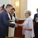 Uroczysta inauguracja karty seniora w Urzędzie Stanu Cywilnego / Marzena Mąkosa / Radio Kielce