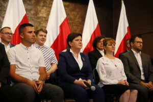 „Polska jest jedna”. Wicepremier do spraw społecznych Beata Szydło w Skarżysku-Kamiennej / Marzena Mąkosa / Radio Kielce