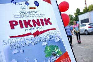 Piknik służb mundurowych. Piknik rodzinny "Rodzina Fundamentem Polski Niepodległej" / Marzena Mąkosa / Radio Kielce