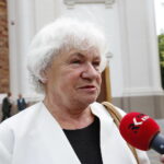 Pies Pikuś jednym z wiernych w kościele w Piekoszowie / Marzena Mąkosa / Radio Kielce