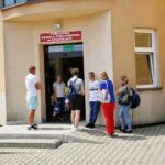 Wypadek na drodze nr 74. Zderzenie autokaru przewożącego dzieci z samochodem przewożącym kruszywo / Marzena Mąkosa / Radio Kielce