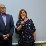 Finał akcji "Pola Nadziei". Na zdjęciu: Andrzej Sygut - wiceprezydent Kielc i Małgorzata Bereś - Piotrowska - Zakład Doskonalenia Zawodowego  / Marzena Mąkosa / Radio Kielce