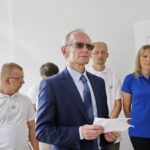 Pralnia Wodna NEMO, prowadzona przez osoby niepełnosprawne. Na zdjęciu: Marek Scelina - dyrektor MOPR / Marzena Mąkosa / Radio Kielce