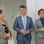 Pralnia Wodna NEMO, prowadzona przez osoby niepełnosprawne. Na zdjęciu: Krzysztof Słoń - senator RP i Agata Wojtyszek - wojewoda świętokrzyski  / Marzena Mąkosa / Radio Kielce