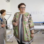 Pralnia Wodna NEMO, prowadzona przez osoby niepełnosprawne. Na zdjęciu: podsekretarz stanu Elżbieta Bojanowska / Marzena Mąkosa / Radio Kielce